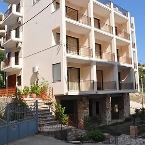 3* Hotel Nikos And